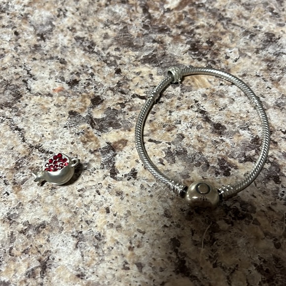 Pandora Moments Heart Clasp Snake Chain Bracelet - Picture 5 of 5